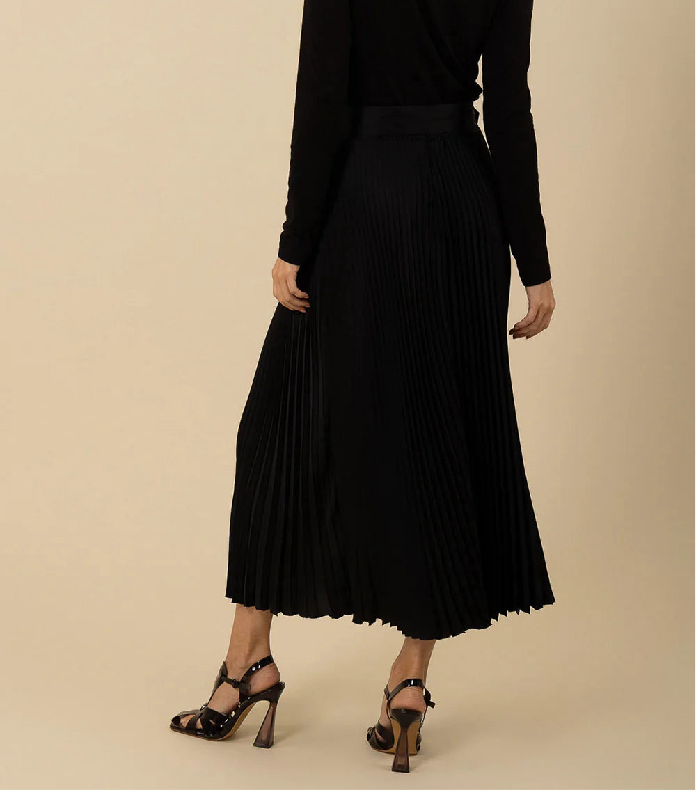 Hale Bob Black Pleated Skirt in Black