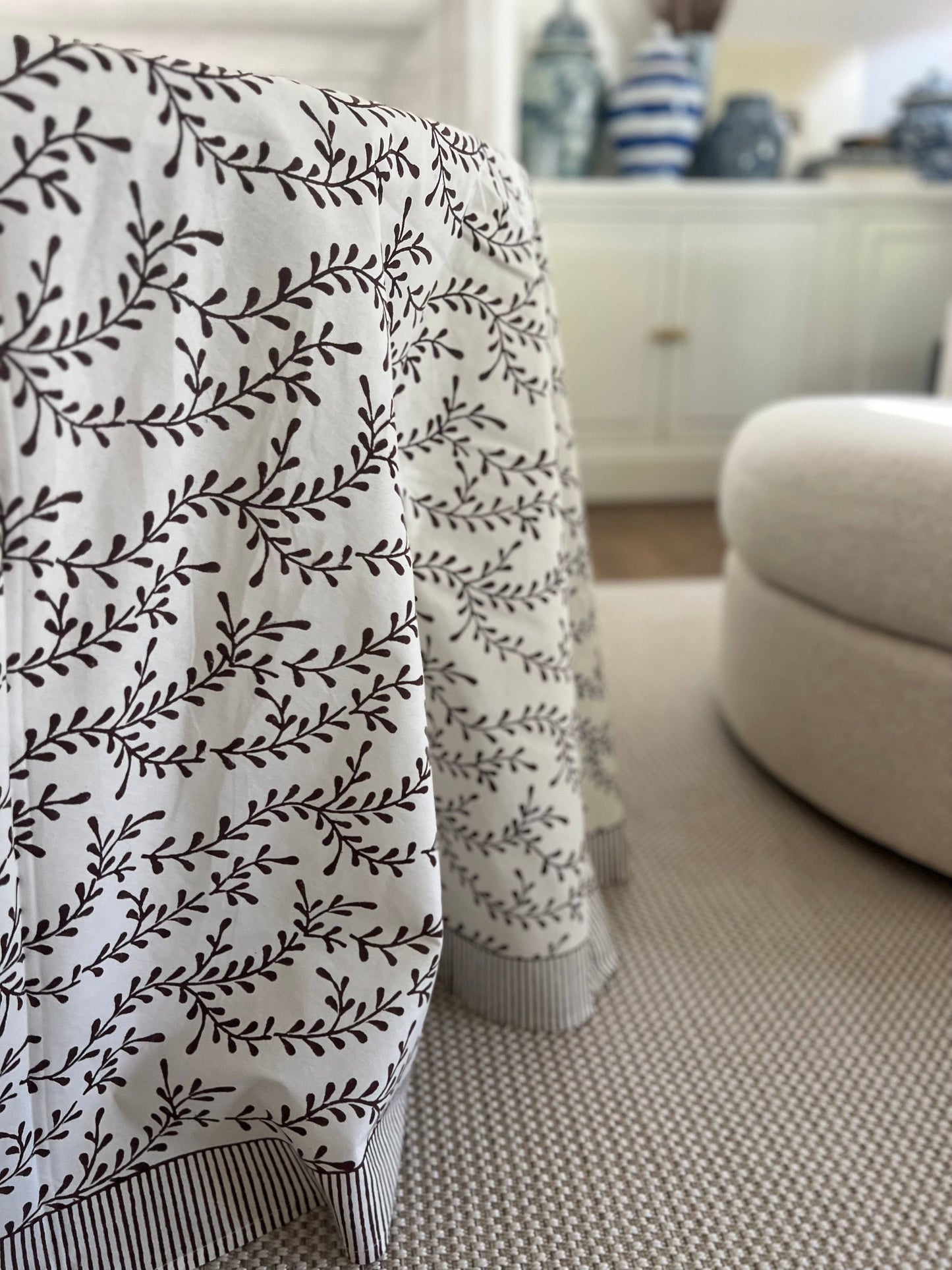 Winding Vines Tablecloth in Chocolate Brown: 120" Round