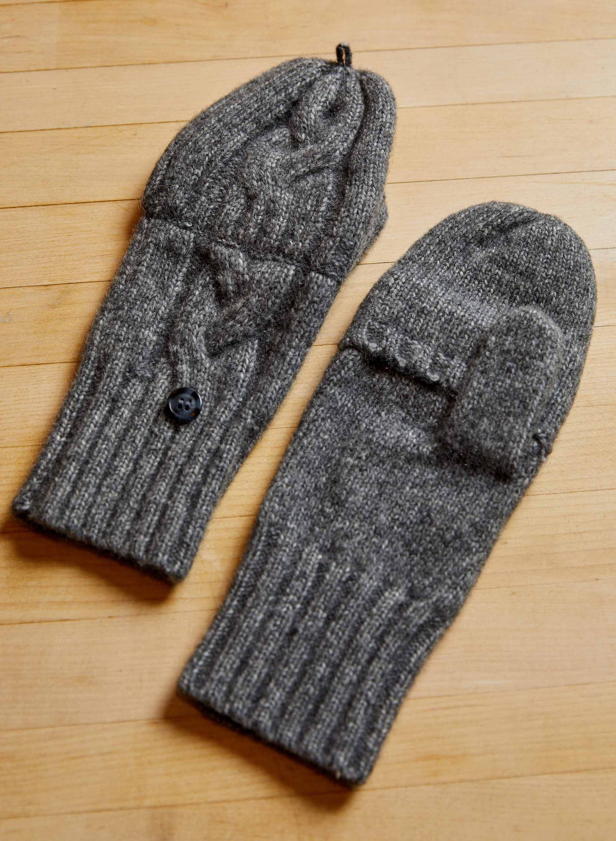 Cleo Mittens | Ash