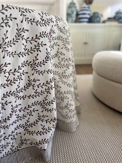 Winding Vines Tablecloth in Chocolate Brown: 120" Round